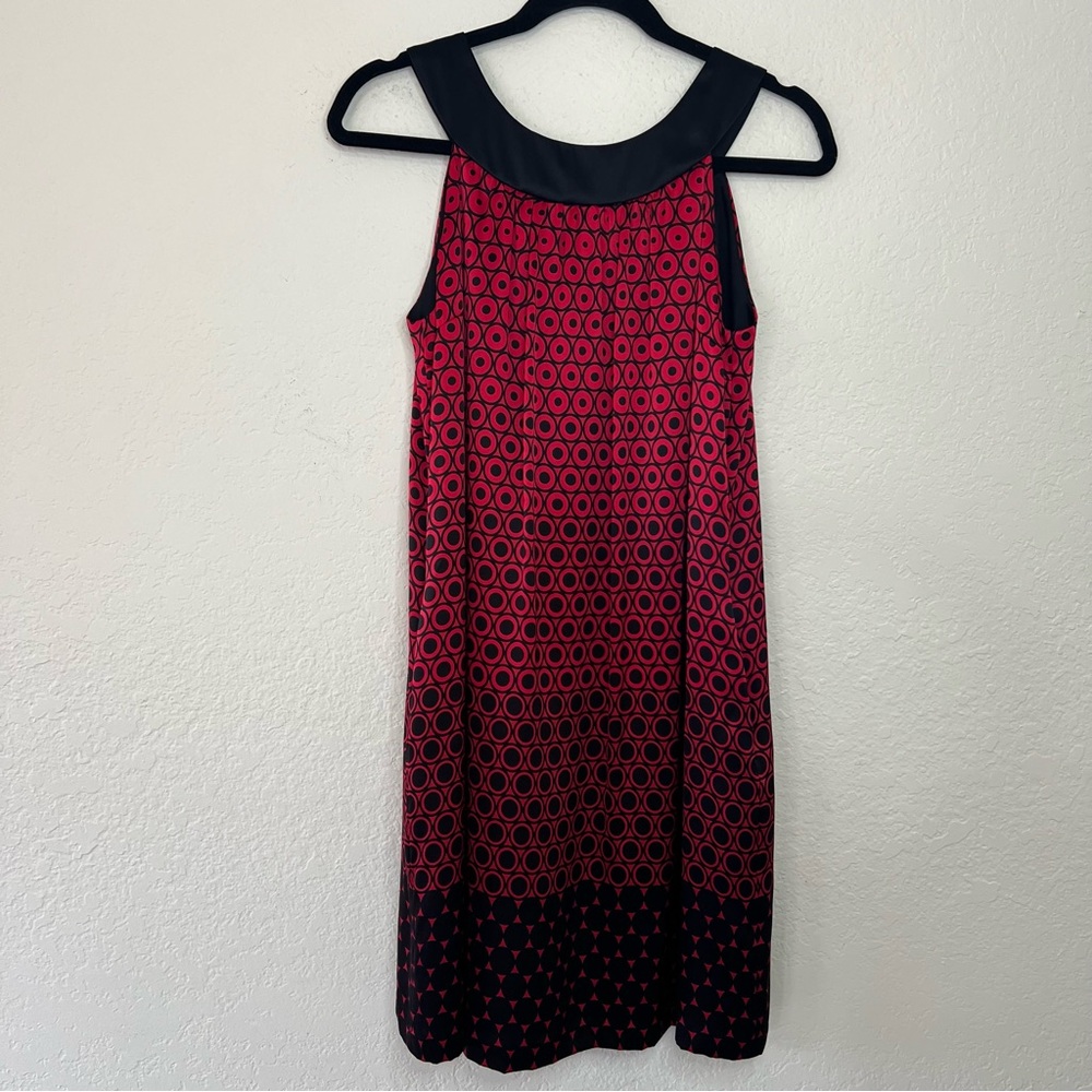 Maggy London Short Dress Womens Size 6 Red Black Silk Abstract Circle Sleeveless